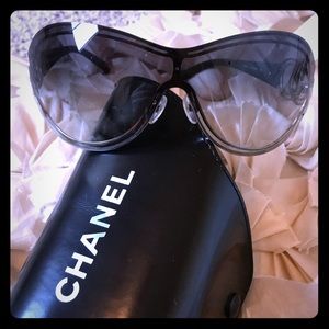 100% Authentic Chanel sunglasses 😎😍😎❤️